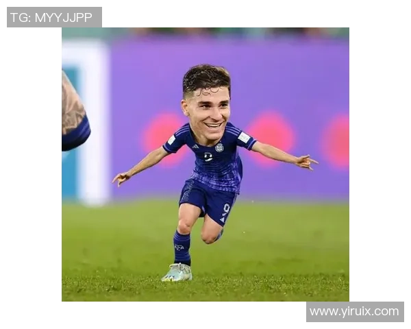 阿尔瓦雷斯崛起成为足球新星，打破纪录助力球队走向辉煌